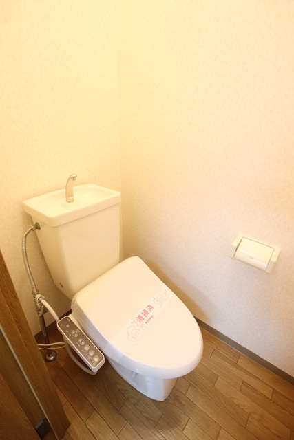 トイレ　温水洗浄便座