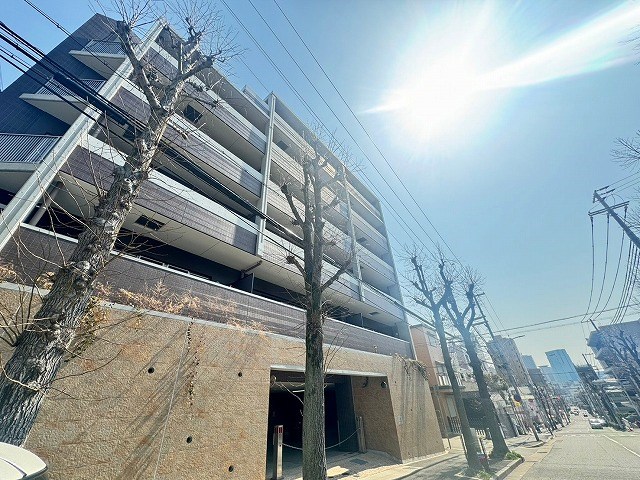 神戸市中央区中山手通のマンションの建物外観
