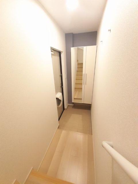 【アクアプラ浅江６　Iの玄関】