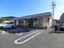 コンビニ　セブンイレブン熊取小谷南店（コンビニ）まで922m