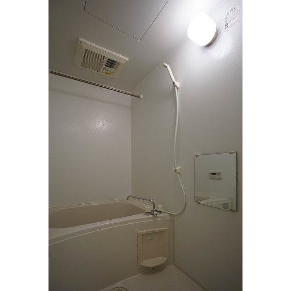 バス・シャワールーム　同じ建物の別なお部屋