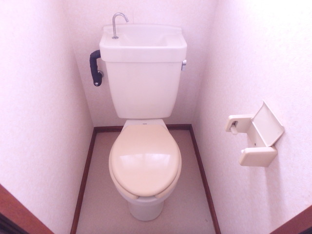 【八王子市鑓水のアパートのトイレ】