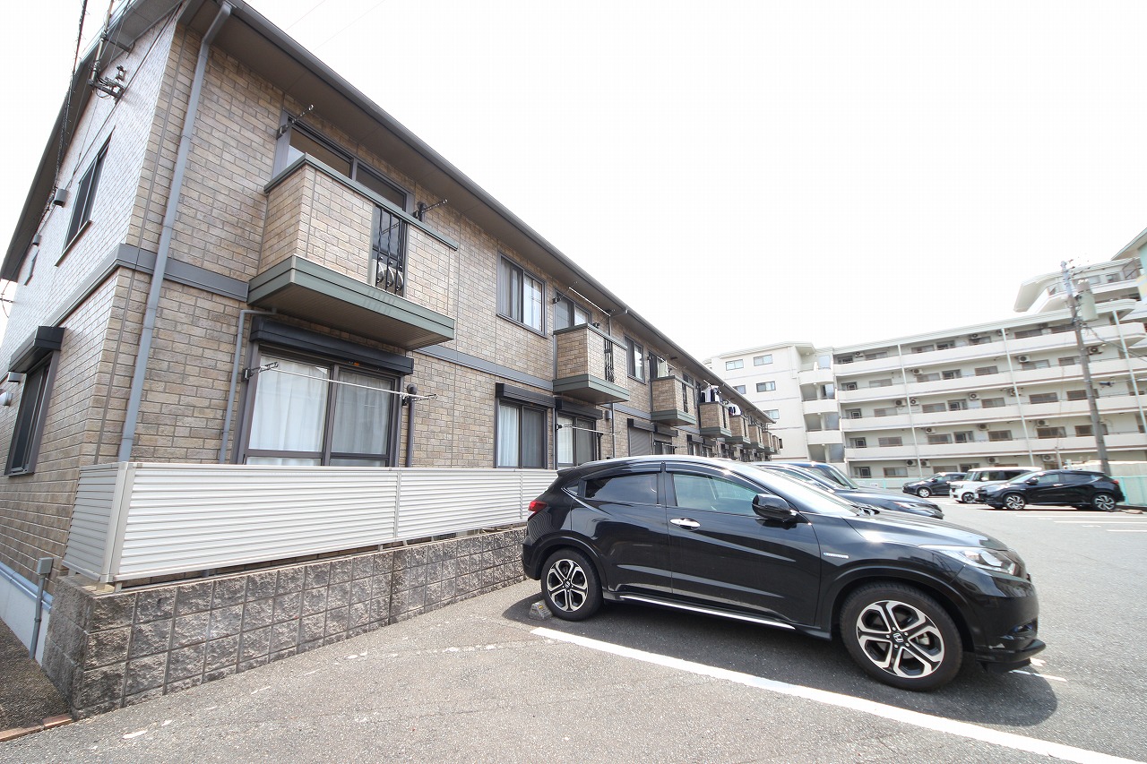 オーク上富野の建物外観