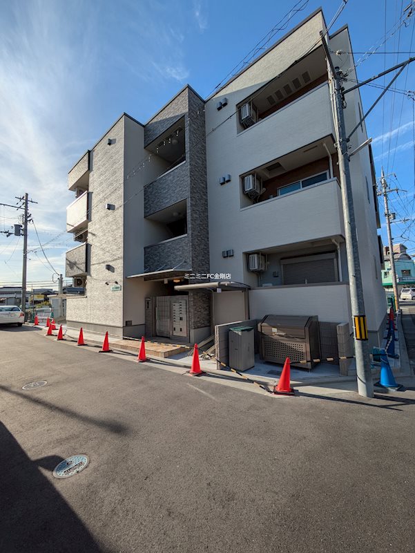 【フジパレス河内長野の建物外観】