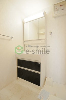 洗面設備　独立洗面台です