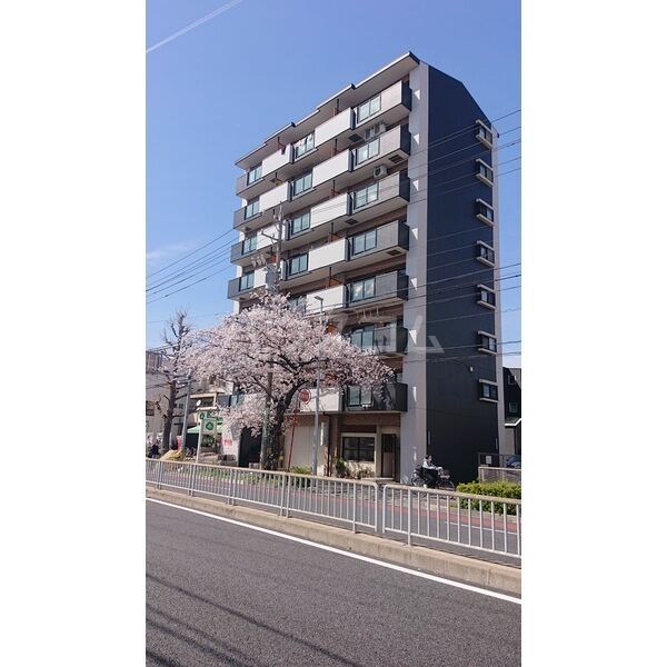 名古屋市中村区鳥居西通のマンションの建物外観