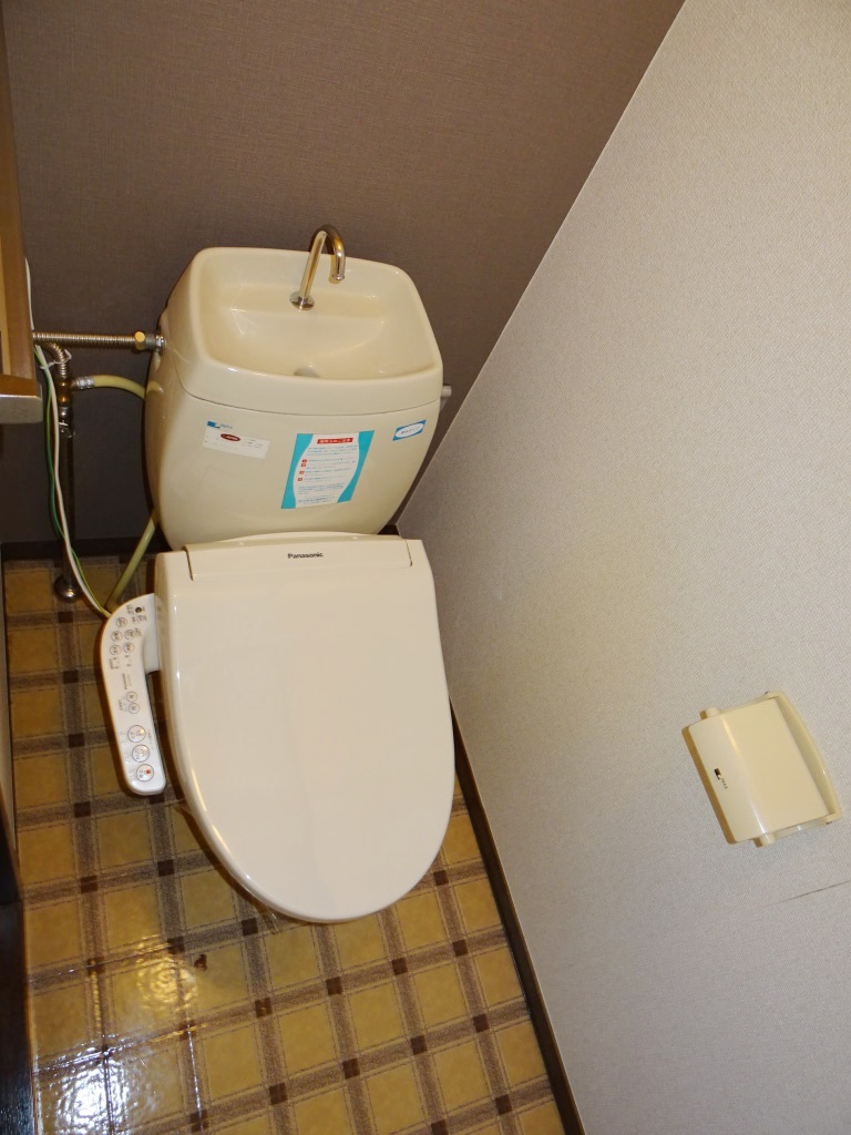トイレ　シャワー付きトイレ