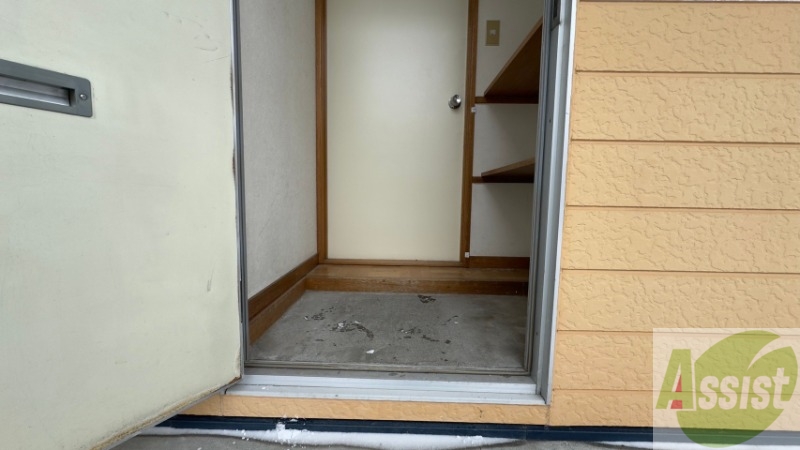 玄関　玄関にはシューズボックスもあって便利そう！