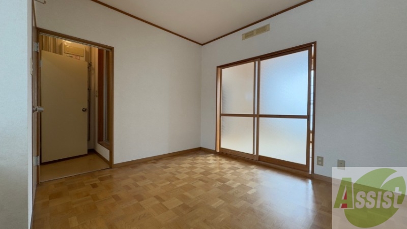 居室・リビング　明るいお部屋は気持ちよく過ごせそうですね。