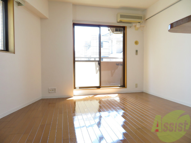 居室・リビング　洋室８．６帖と広々とした空間で快適ですね。