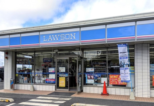 コンビニ　ローソン　近江八幡千僧供町店（コンビニ）まで593m