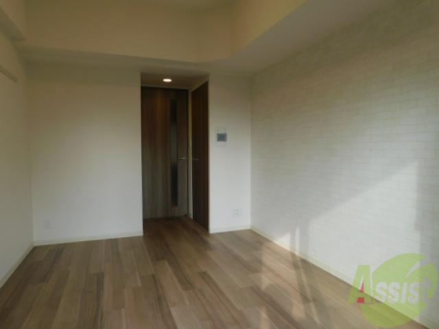 居室・リビング　フローリング貼りの綺麗な室内です