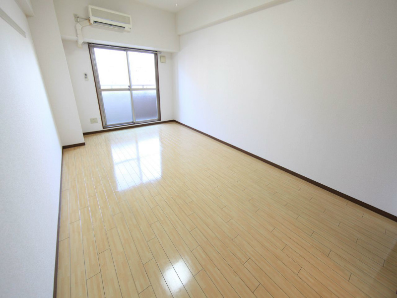 その他部屋・スペース　洋室11.4帖　エアコン完備　南面バルコニー