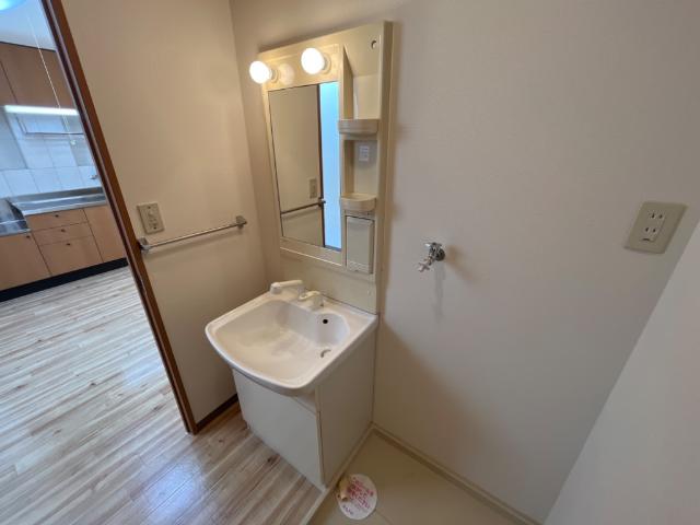 洗面設備　洗髪洗面化粧台