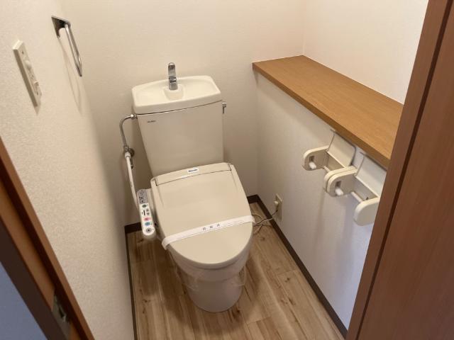 トイレ　シャワー付トイレ
