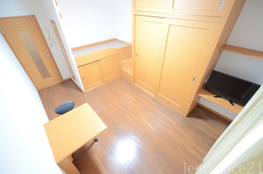 居室・リビング　備品や設備仕様は号室等により異なります現地をご確認下さい。