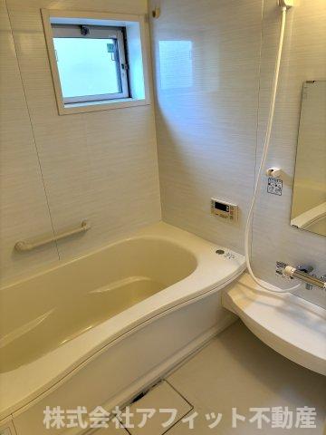 バス・シャワールーム　追い焚き機能付き