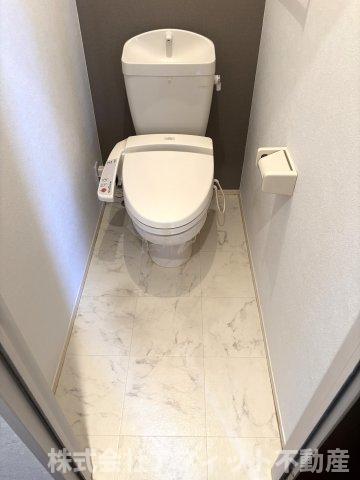 トイレ　温水洗浄暖房便座