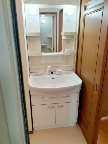 洗面設備　使いやすい洗面所です