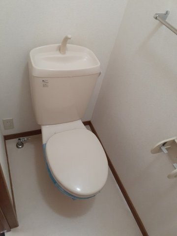 トイレ　清潔感のあるトイレです