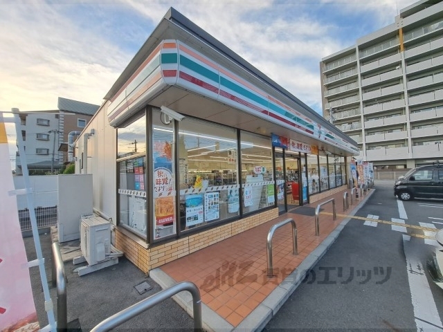 コンビニ　セブンイレブン天理田井庄町店（コンビニ）まで800m