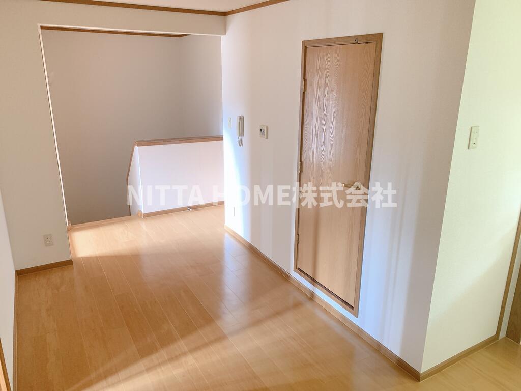 居室・リビング　ゆっくりくつろげるリビングで日当り良好◎