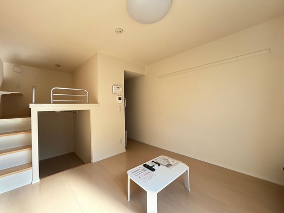 居室・リビング　※別部屋の写真です