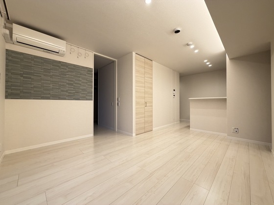 居室・リビング　※別号室の写真となります。