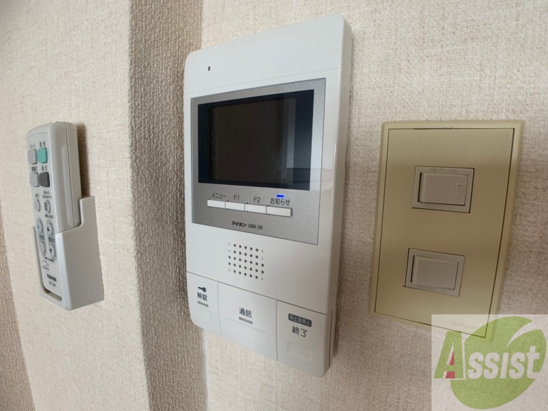 セキュリティ　ＴＶモニター付インターホンです。来客者の顔が見えるので安心！