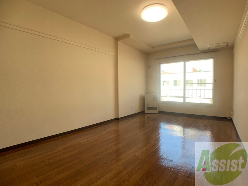 居室・リビング　広くてキレイなお部屋が広がっていて、充実した生活が送れそう。