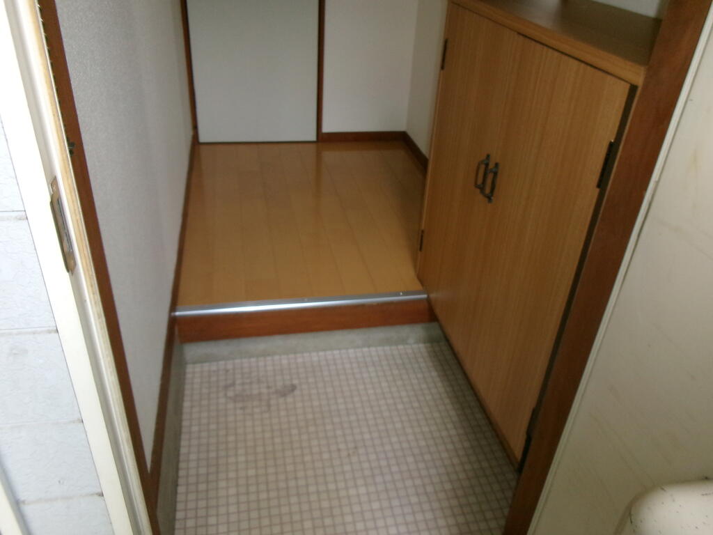 ハイツ仲町B棟の玄関写真