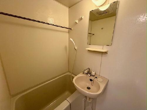 バス・シャワールーム　設備・仕様は号室により異なる為、現状を優先いたします。