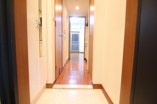 玄関　※別室の参考写真の為、現況優先です。