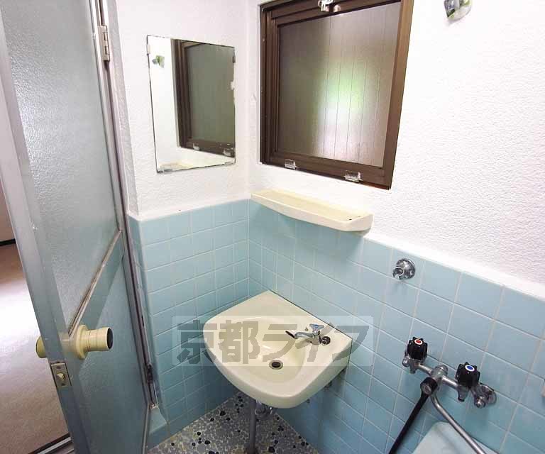 洗面設備　洗面台です。