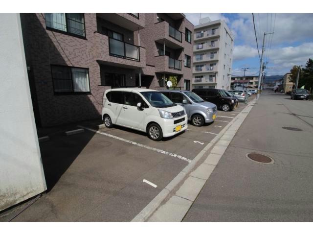 駐車場　駐車場