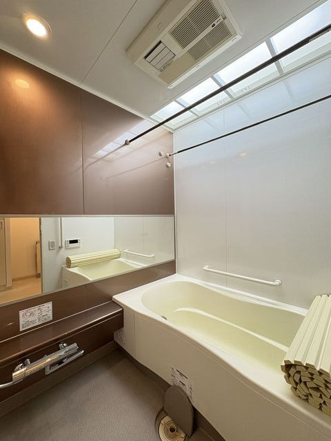 バス・シャワールーム　追焚機能・浴室乾燥機