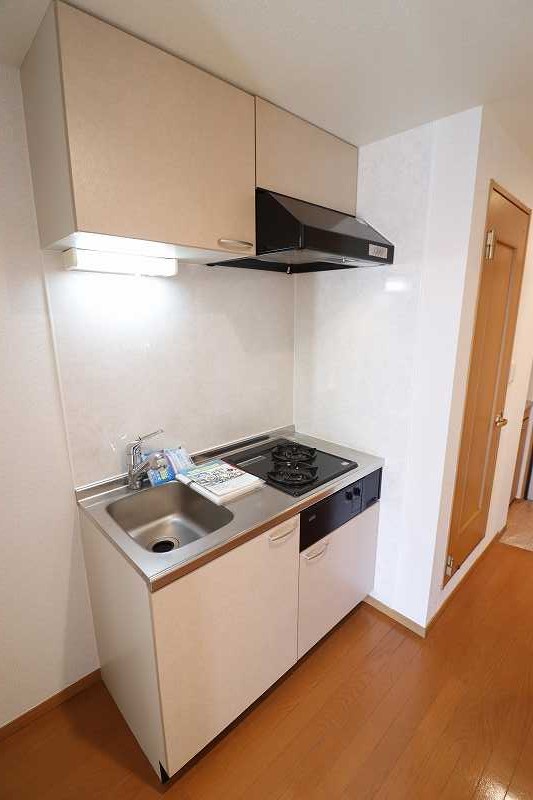 キッチン　※同物件、別部屋の写真です。