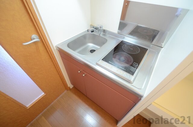 キッチン　※同タイプ部屋の写真です。