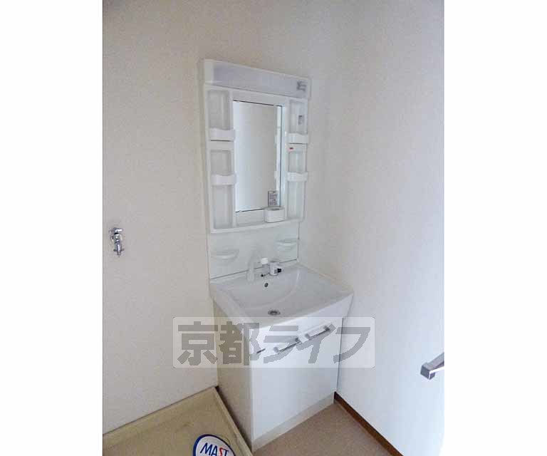 洗面設備　人気の独立洗面台です。