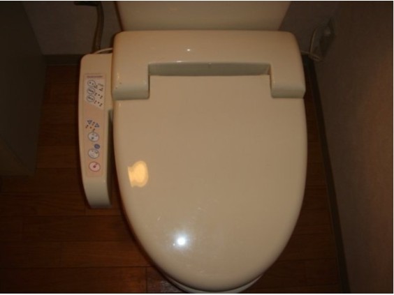 トイレ　参考写真　温水洗浄便座