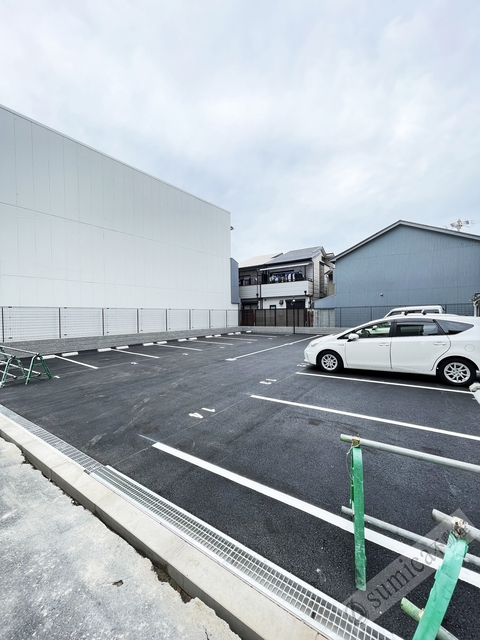 駐車場　ゆったりした駐車場完備♪