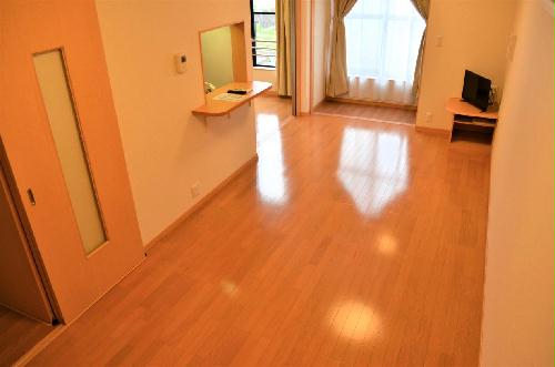 居室・リビング　自然光が入る明るい居室