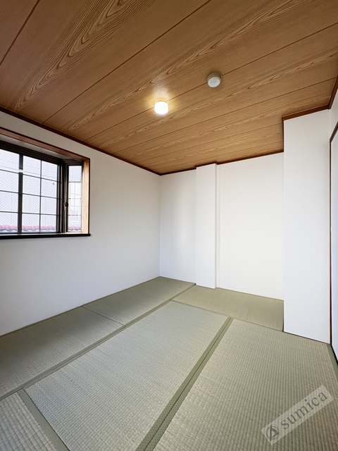 居室・リビング　２面採光・明るい室内♪♪