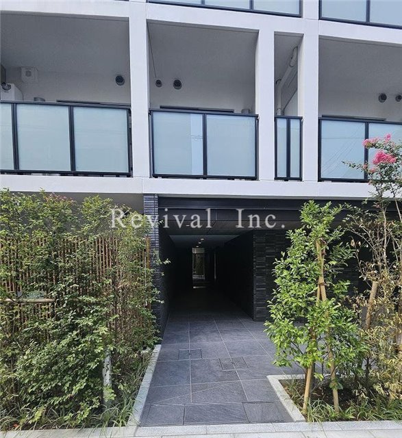 エントランス　雰囲気の良いエントランスでございます