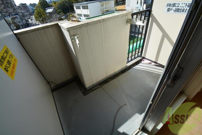 バルコニー　日当たりの良いバルコニーです。