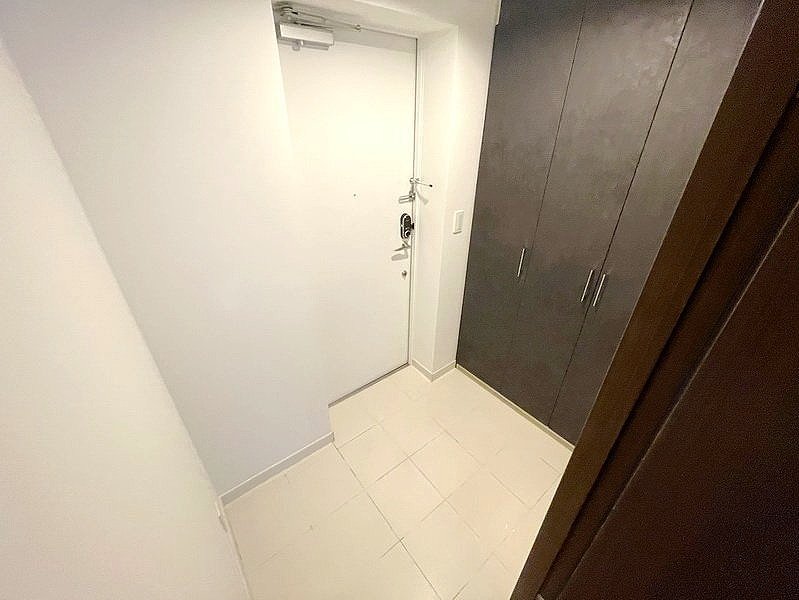 玄関　※別部屋参考写真