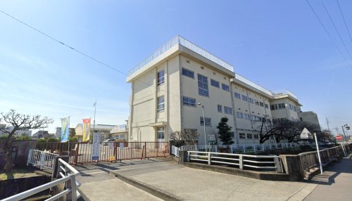 小学校　一宮市立黒田小学校（小学校）まで583m