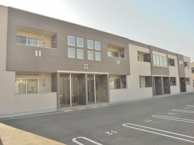 建物外観　ラディア・鉄骨造