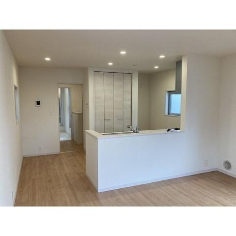 居室・リビング　室内