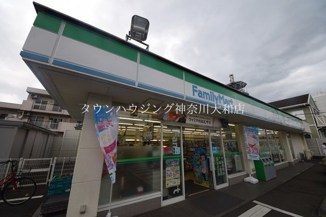コンビニ　ファミリーマート深見西一丁目店（コンビニ）まで140m